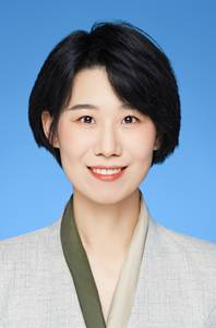 女人穿著襯衫 AI 生成的內容可能不正確。